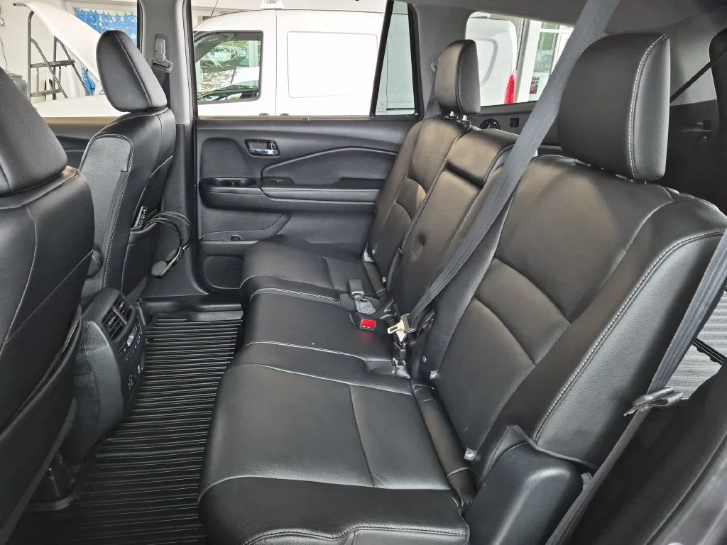 Used 2022 Modern Steel Metallic Honda Touring image 23