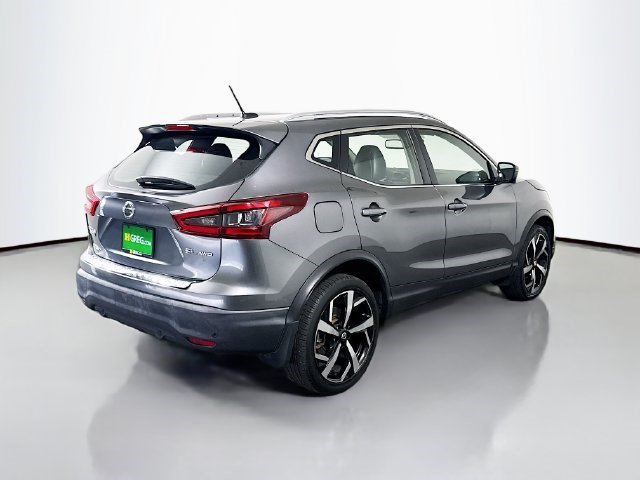 Used 2022 Gun Metallic Nissan SL image 7