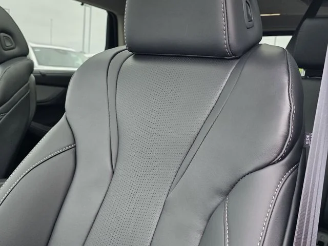 New 2026 Majestic Black Pearl Acura w/Technology Package image 15