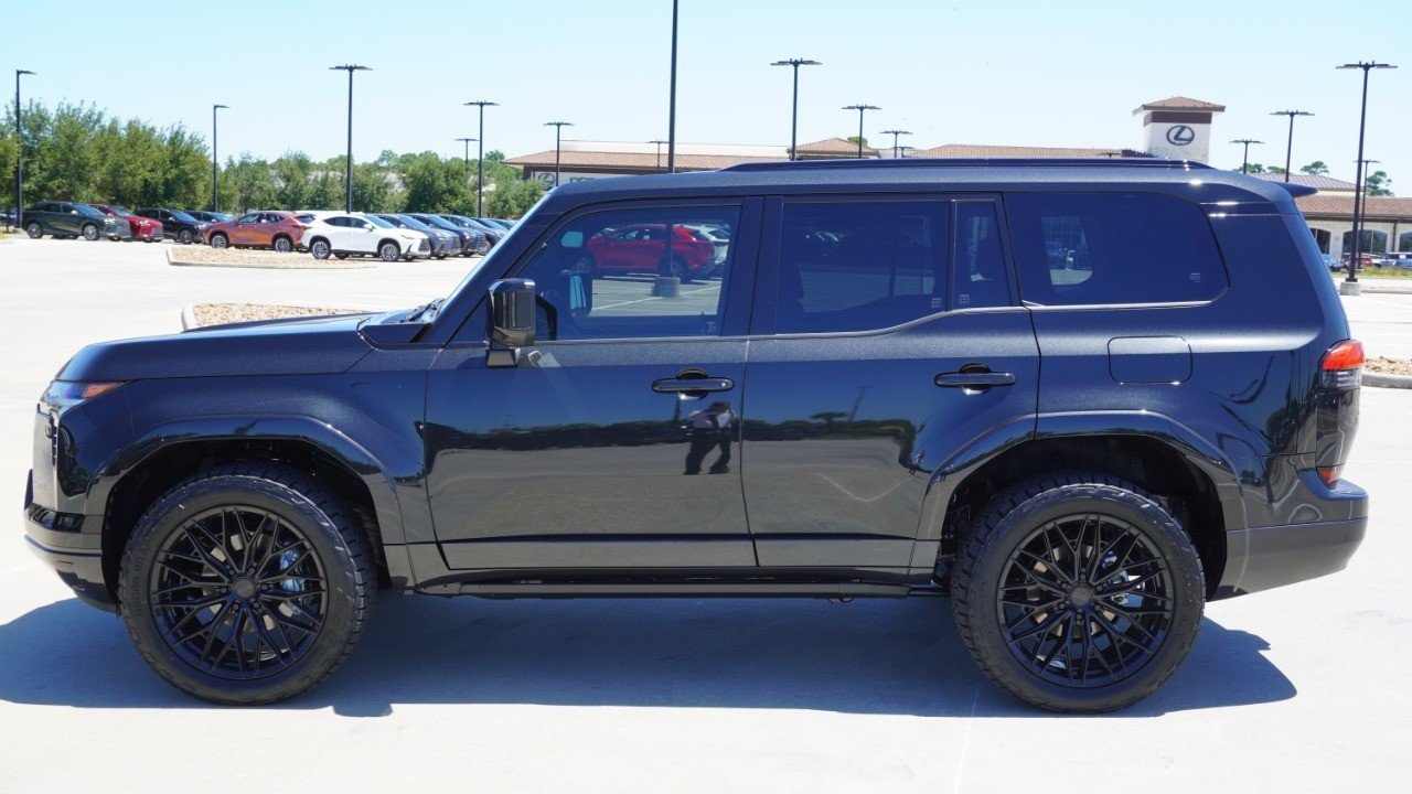 Used 2026 Black Lexus GX 550 Luxury+ image 5