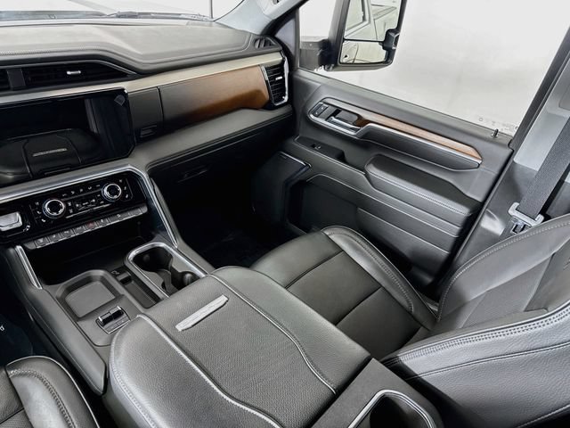 Used 2024 Onyx Black GMC Denali image 24