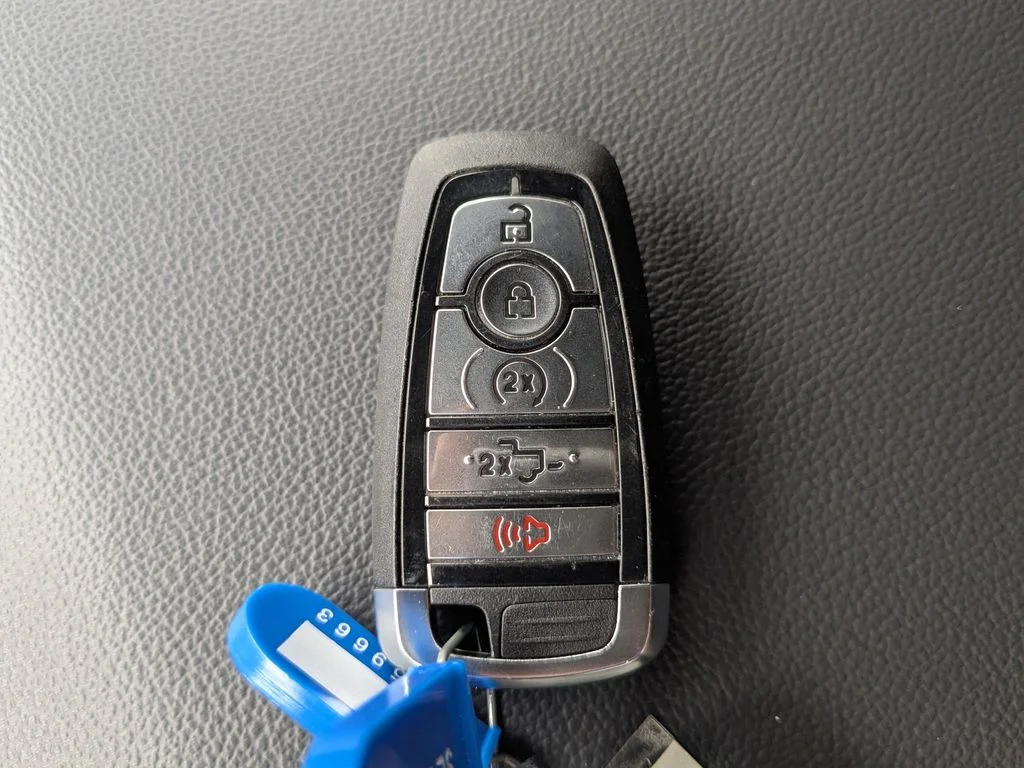 New 2025 Star White Metallic Tri-Coat Ford Lariat image 30