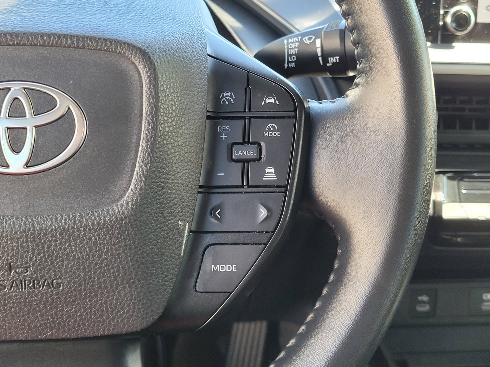 Used 2023 White Toyota  image 26