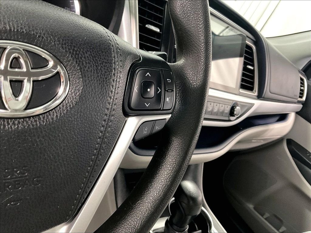 Used 2019 Gray Toyota LE image 24