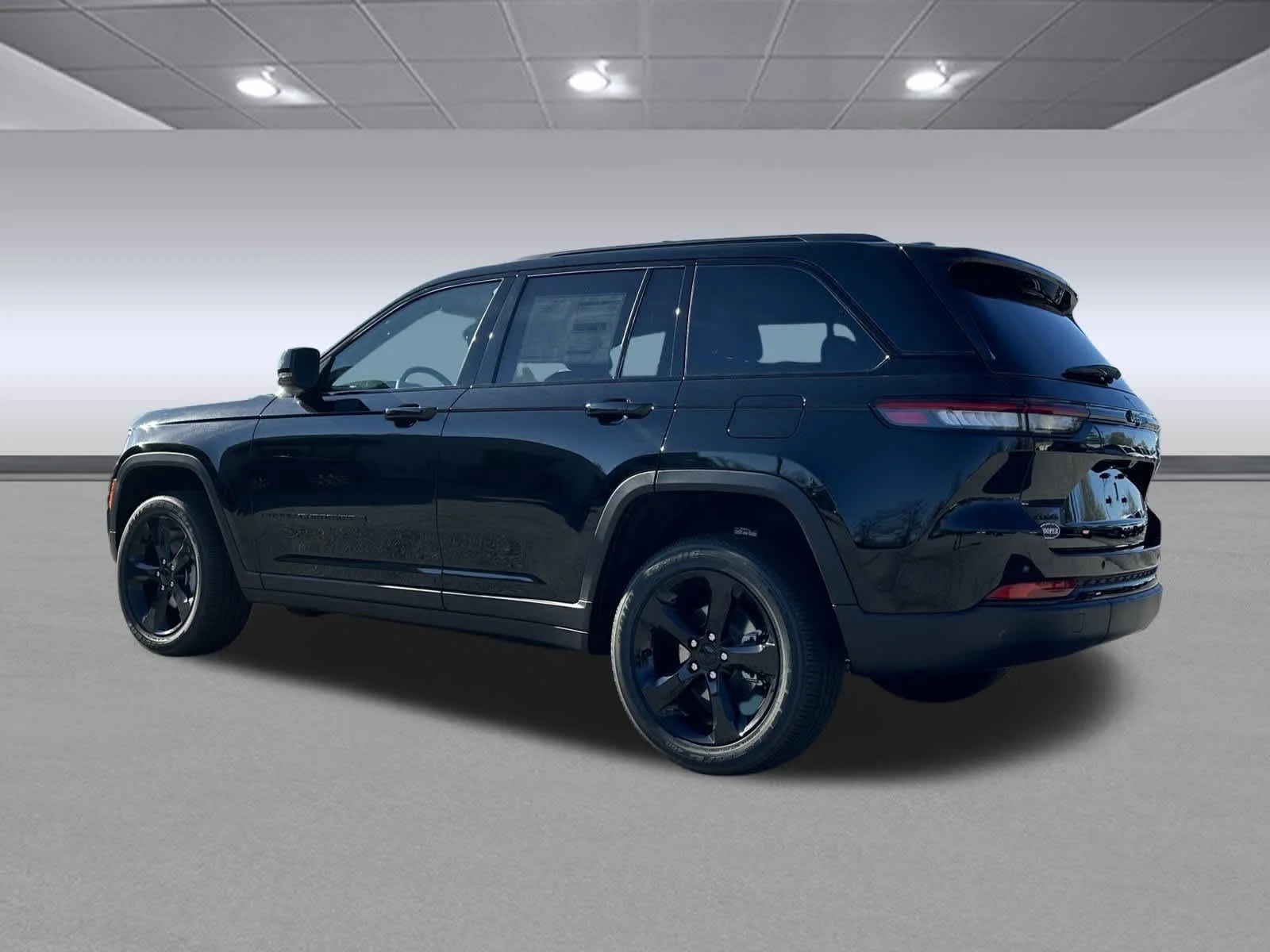 New 2025 Diamond Black Crystal Pearlcoat Jeep Altitude X image 5
