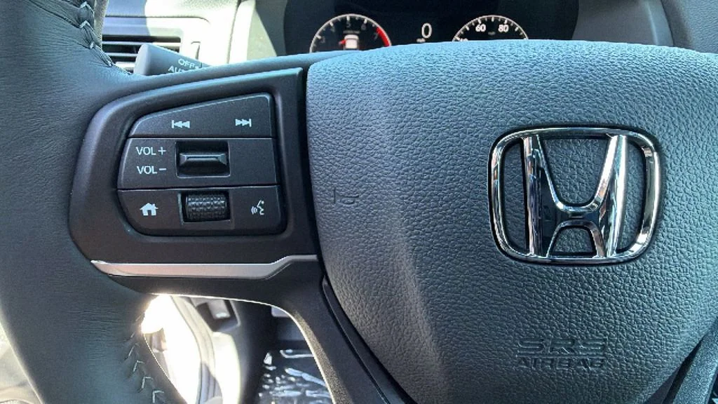 New 2026 Platinum White Pearl Honda RTL image 19