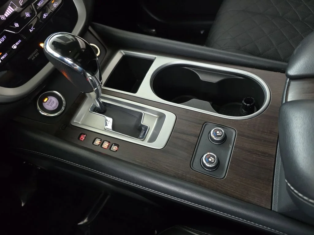 Used 2019 Brown Nissan Platinum image 26
