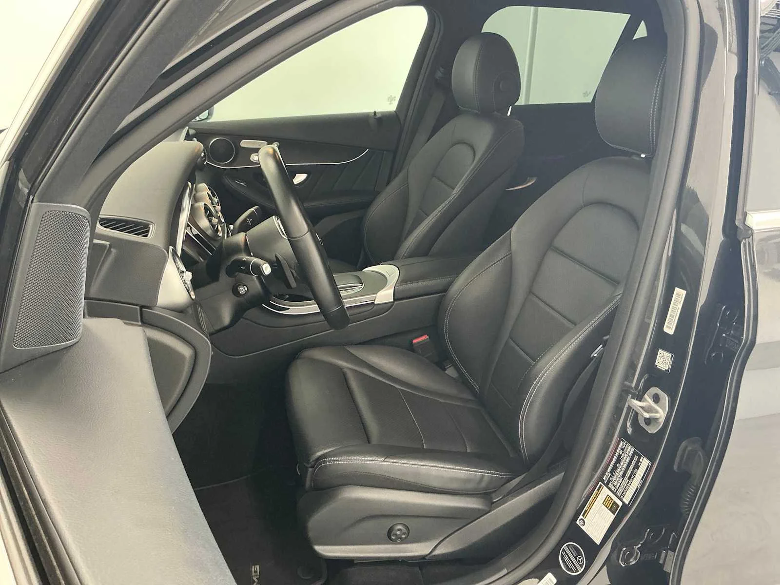 Certified Used 2022 Graphite Grey Metallic Mercedes-Benz GLC 300 image 12