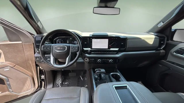 Used 2022 Silver GMC SLT image 16