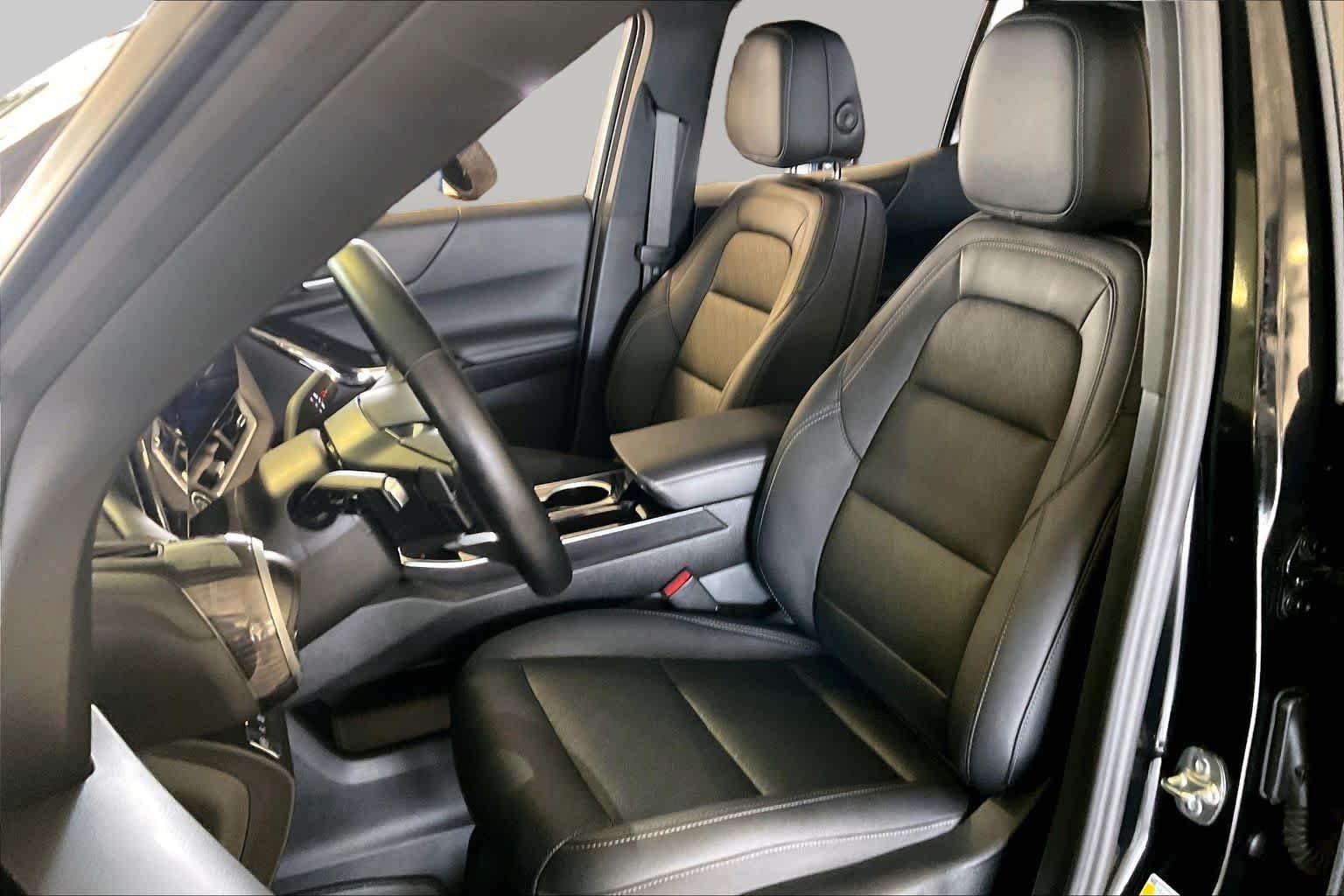 Used 2026 Mosaic Black Metallic Chevrolet FWD LT image 7