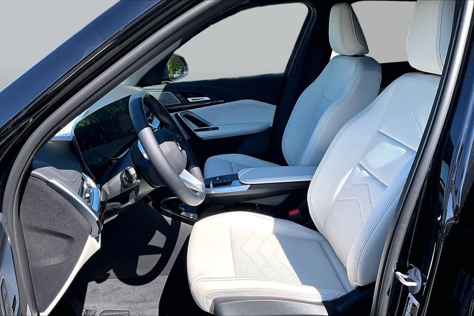 New 2027 Black Sapphire Metallic BMW xDrive28i image 7