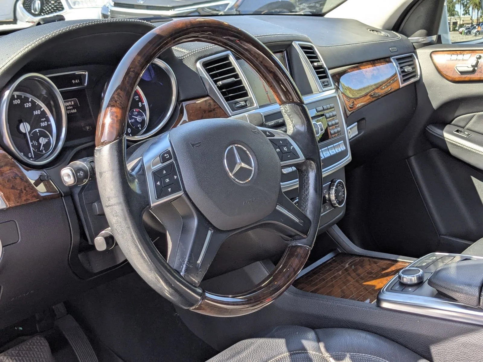Used 2015 Diamond White Metallic Mercedes-Benz GL 450 image 10