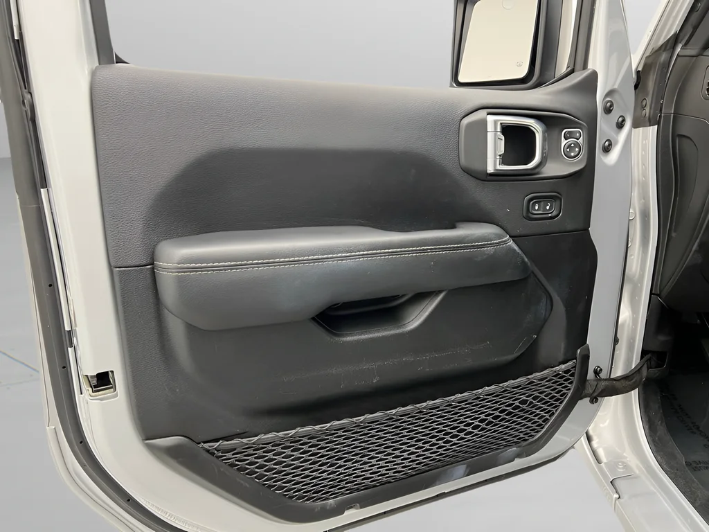 Used 2023 Silver Jeep Sahara 4xe image 18