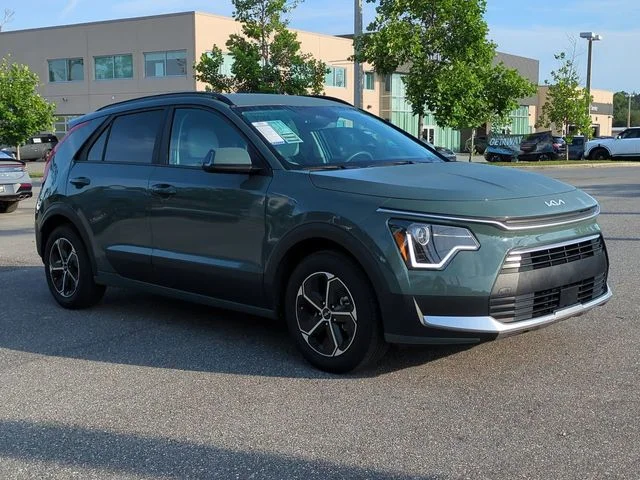Used 2025 Green Kia EX image 3