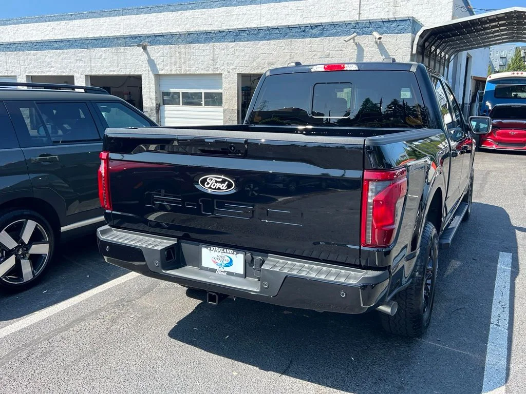 New 2026 Agate Black Metallic Ford XLT image 6