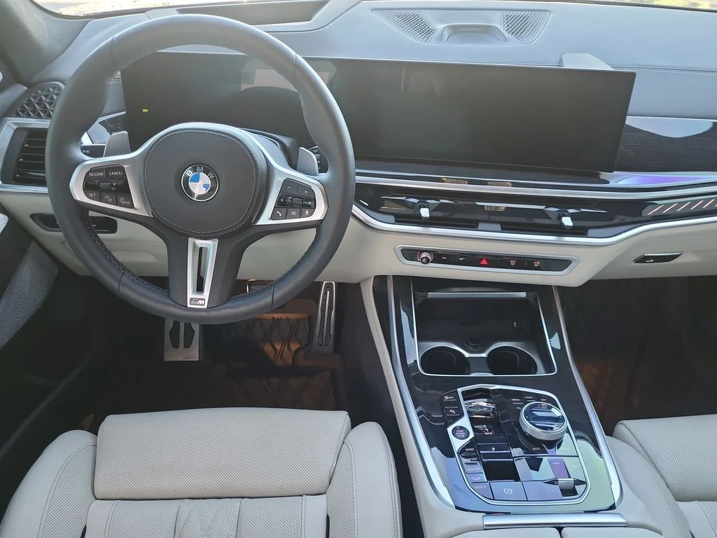 Used 2026 Green BMW M60i image 17