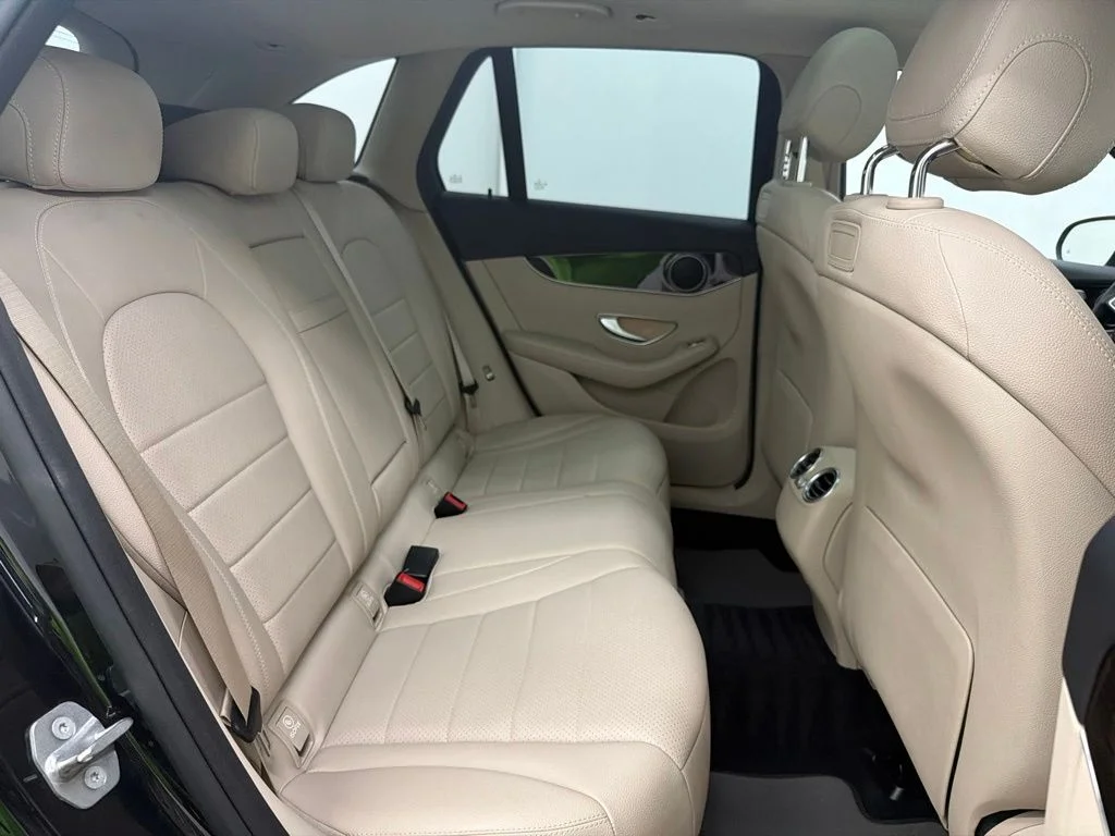 Used 2018  Mercedes-Benz GLC 300 image 30