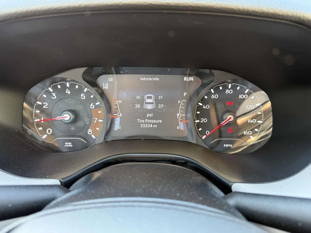 Used 2024 White Jeep Limited image 23