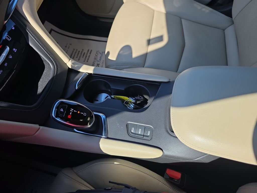 Used 2018 White Cadillac Luxury image 21