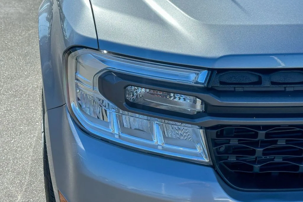 Used 2024 Silver Ford XLT image 3