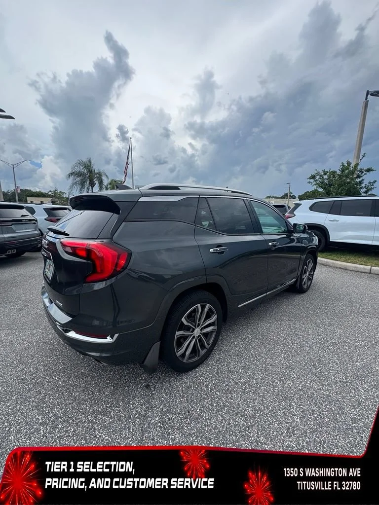 Used 2020 GRAPHITE GRAY METALLIC GMC Denali image 5