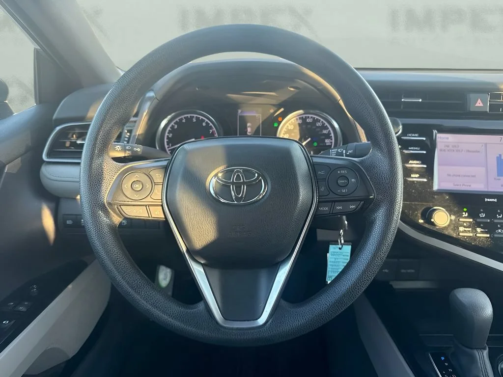 Used 2020  Toyota LE image 12