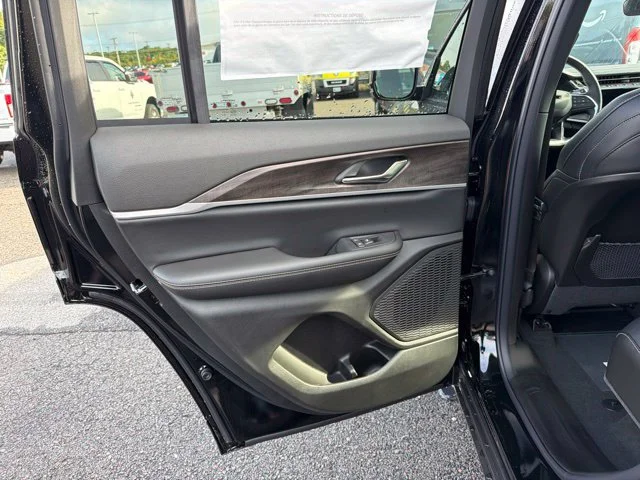 New 2027 Black Jeep Laredo Altitude image 9