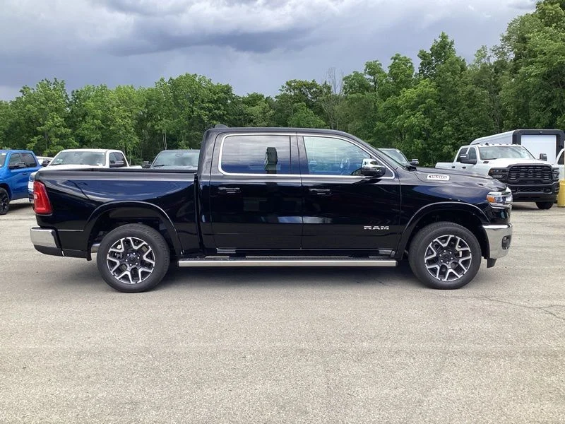New 2026 Diamond Black Crystal Pearl-Coat Exterior Paint RAM Laramie image 8