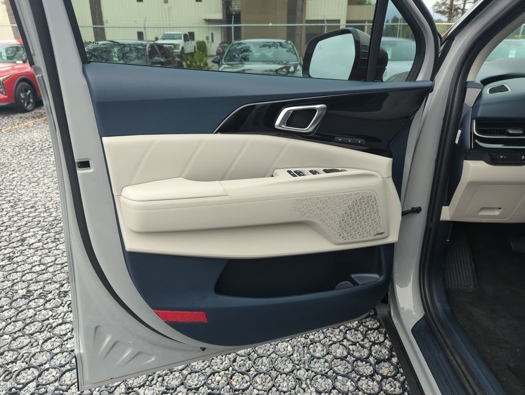 New 2026 Ceramic Silver Kia SX Prestige image 18