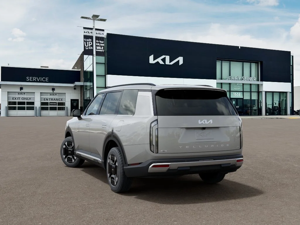 New 2027 Ivory Kia EX image 4