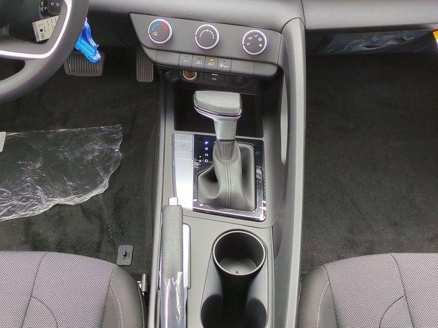 New 2026 White Hyundai SE image 18