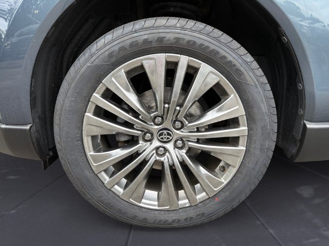 Used 2022 Coastal Gray Metallic Toyota Limited image 41