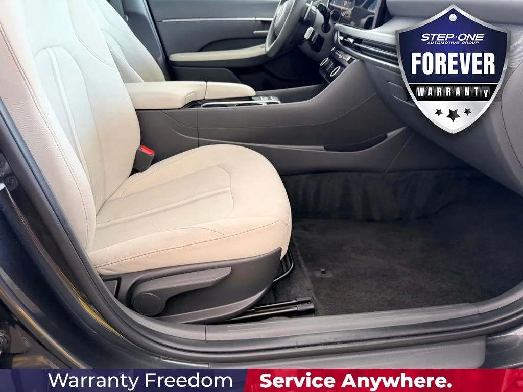 Used 2025 Gray Hyundai SEL image 37