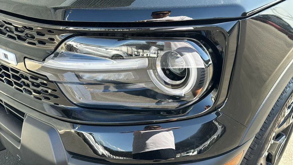 New 2026 Shadow Black Ford Outer Banks® image 4
