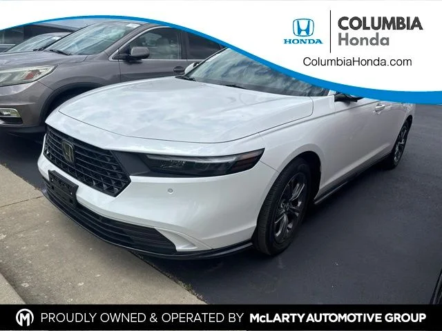 Used 2025 White Honda EX-L image 1