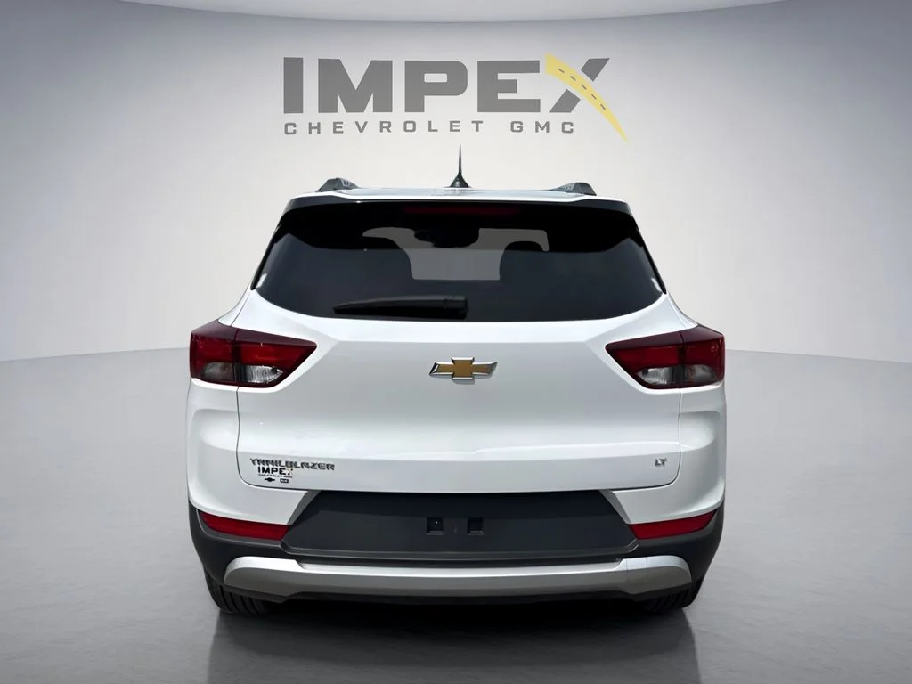 Used 2025 White Chevrolet LT image 4