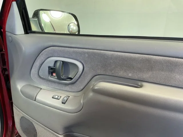 Used 1995  Chevrolet Cheyenne image 7