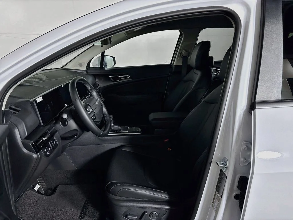 New 2026 Glacial White Pearl Kia EX image 11