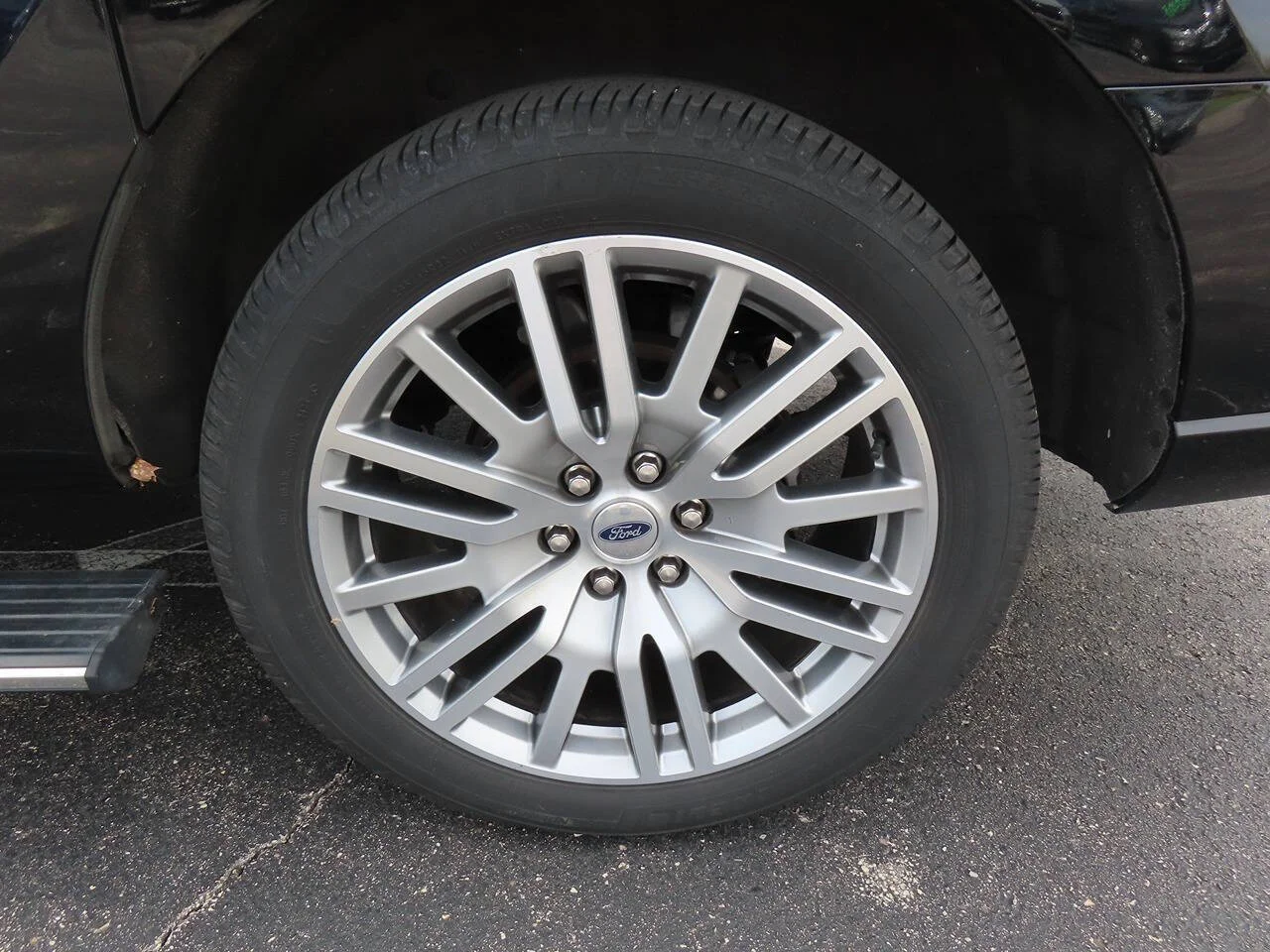 Used 2023 Agate Black Ford Platinum 4x4 4dr SUV image 23