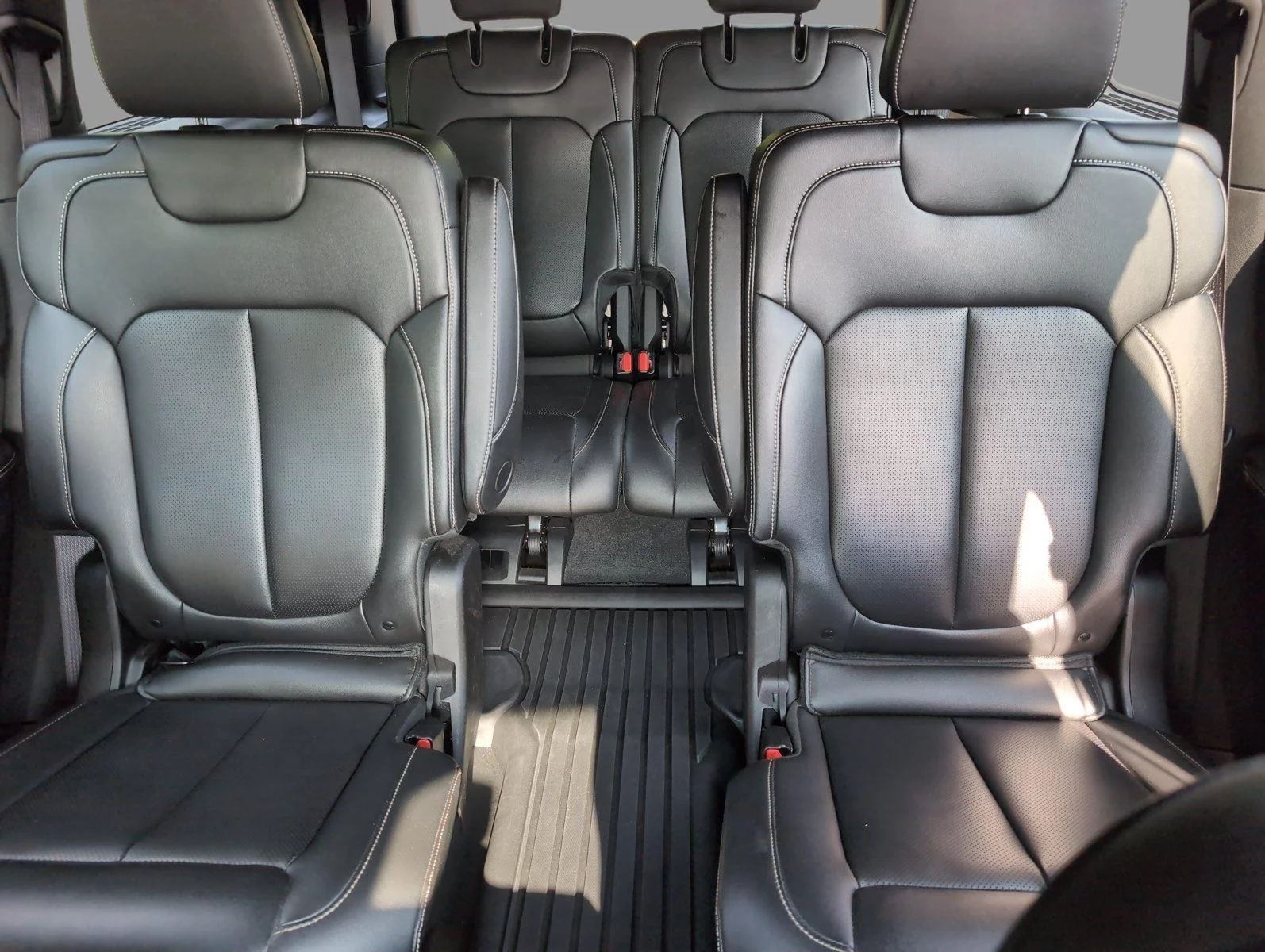 Used 2025 Silver Zynith Jeep Limited image 33