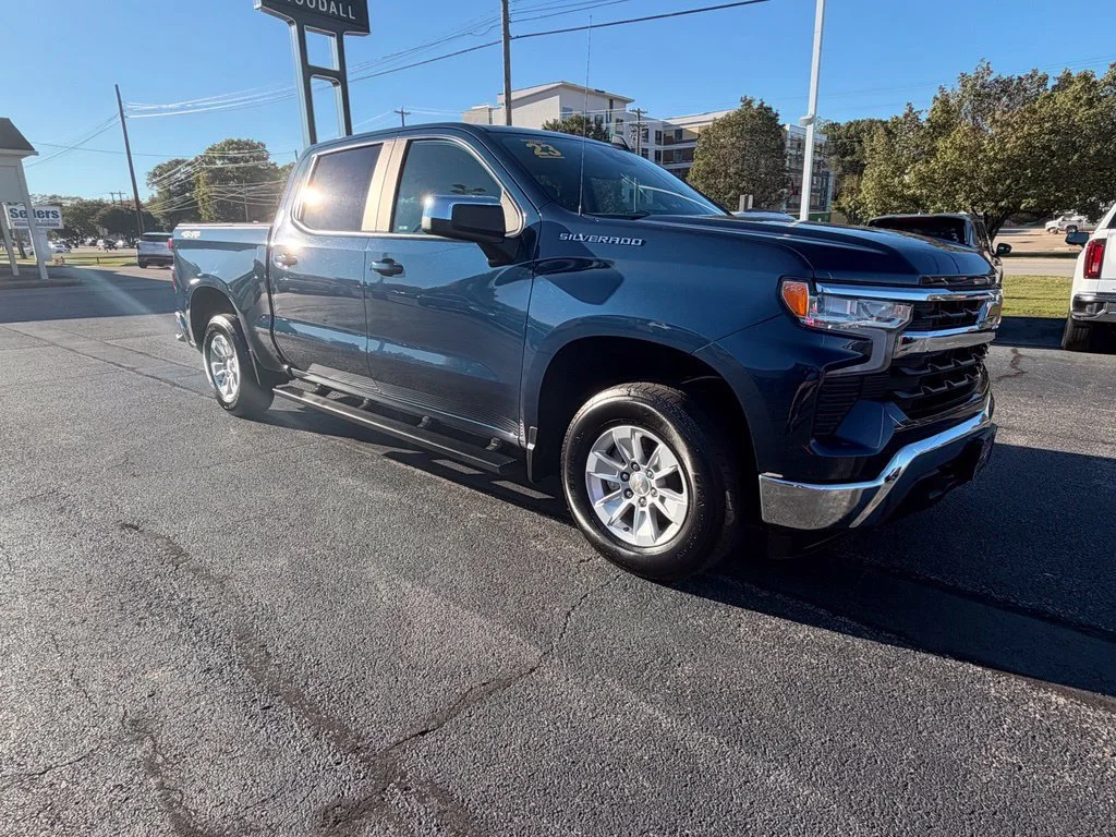 Used 2023 NORTHSKY BLUE METALLIC Chevrolet LT image 10
