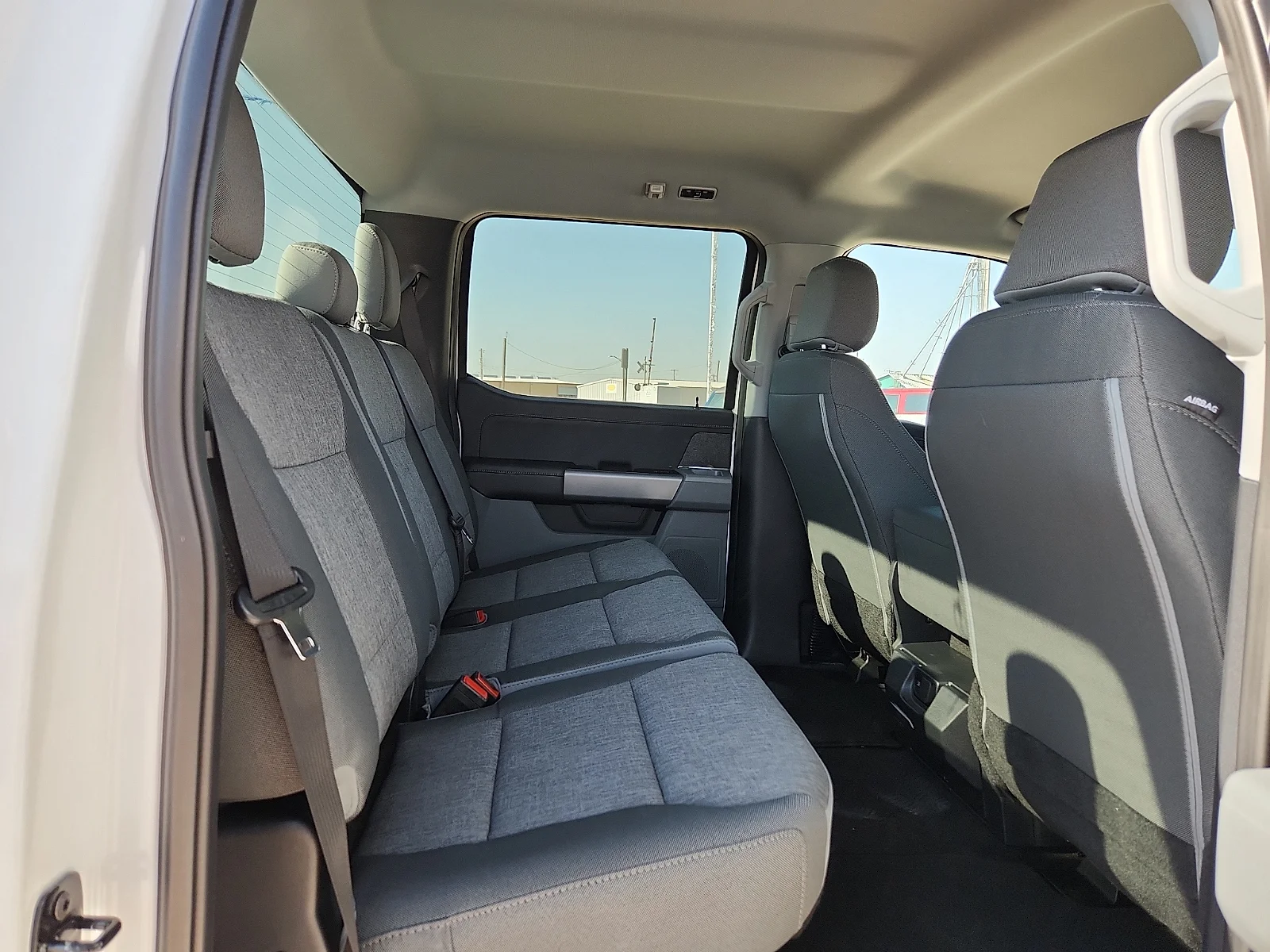 New 2026 Oxford White Ford XLT image 19