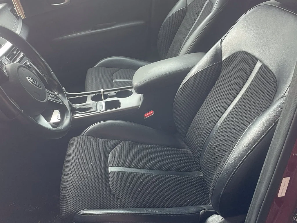 Used 2019 Red Kia S image 11