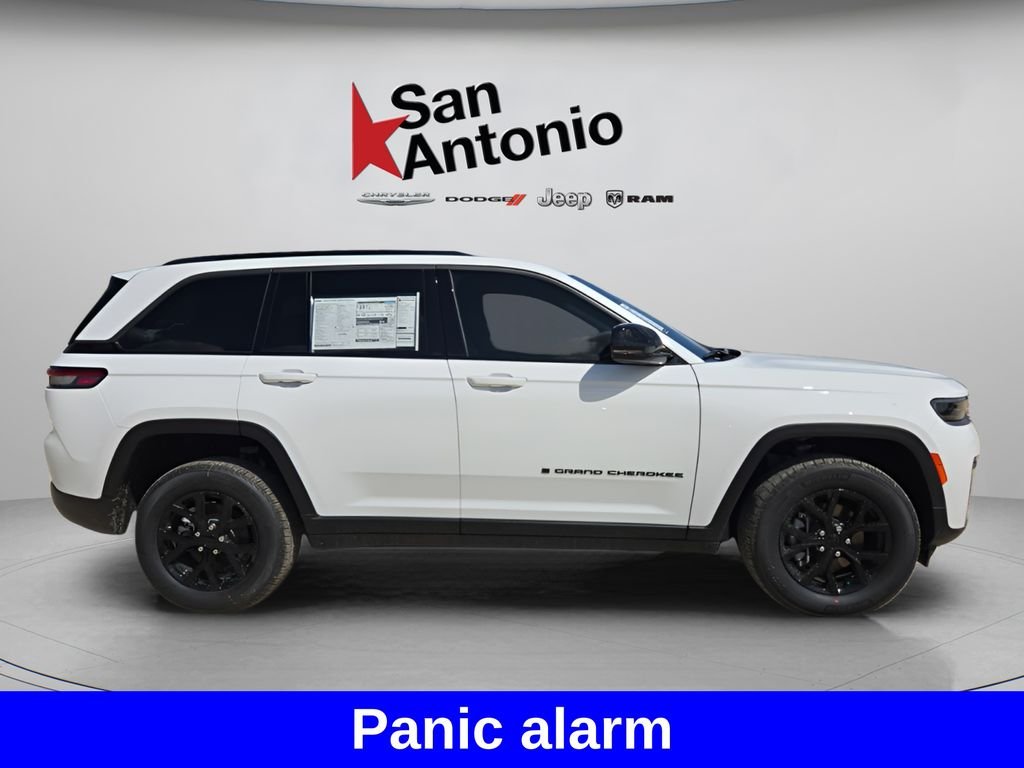 New 2026 Bright White Clear-Coat Exterior Paint Jeep Altitude image 16
