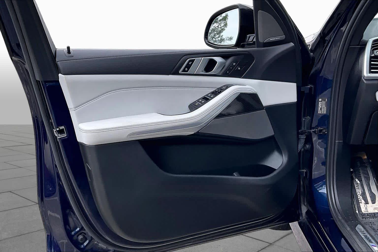 Used 2023 Tanzanite Blue II Metallic BMW M50i image 21