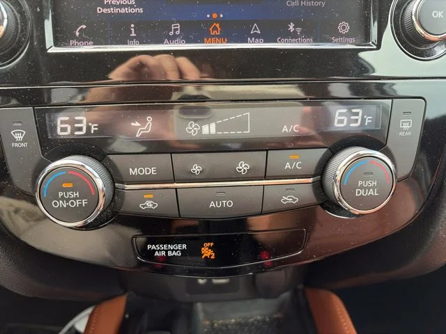 Used 2018 White Nissan SL image 34