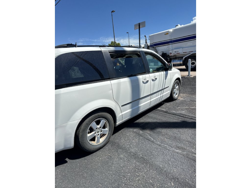 Used 2010 Stone White Clearcoat Dodge SXT image 3