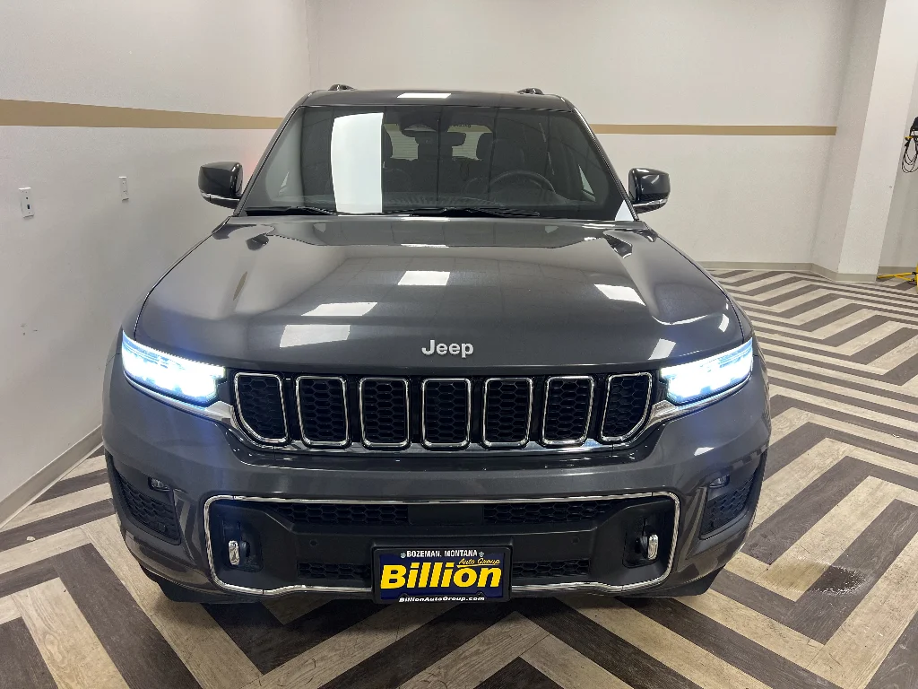 Used 2024 Baltic Gray Metallic Clearcoat Jeep Overland image 30