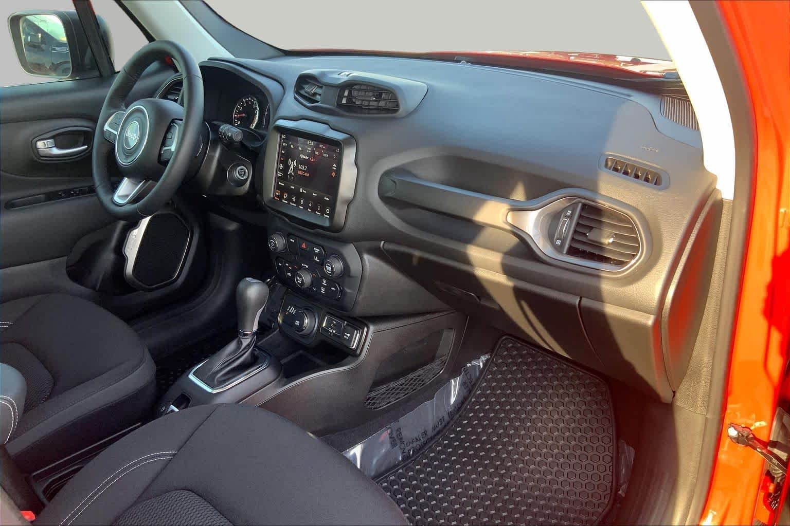 Used 2023 Colorado Red Clearcoat Jeep Latitude image 18