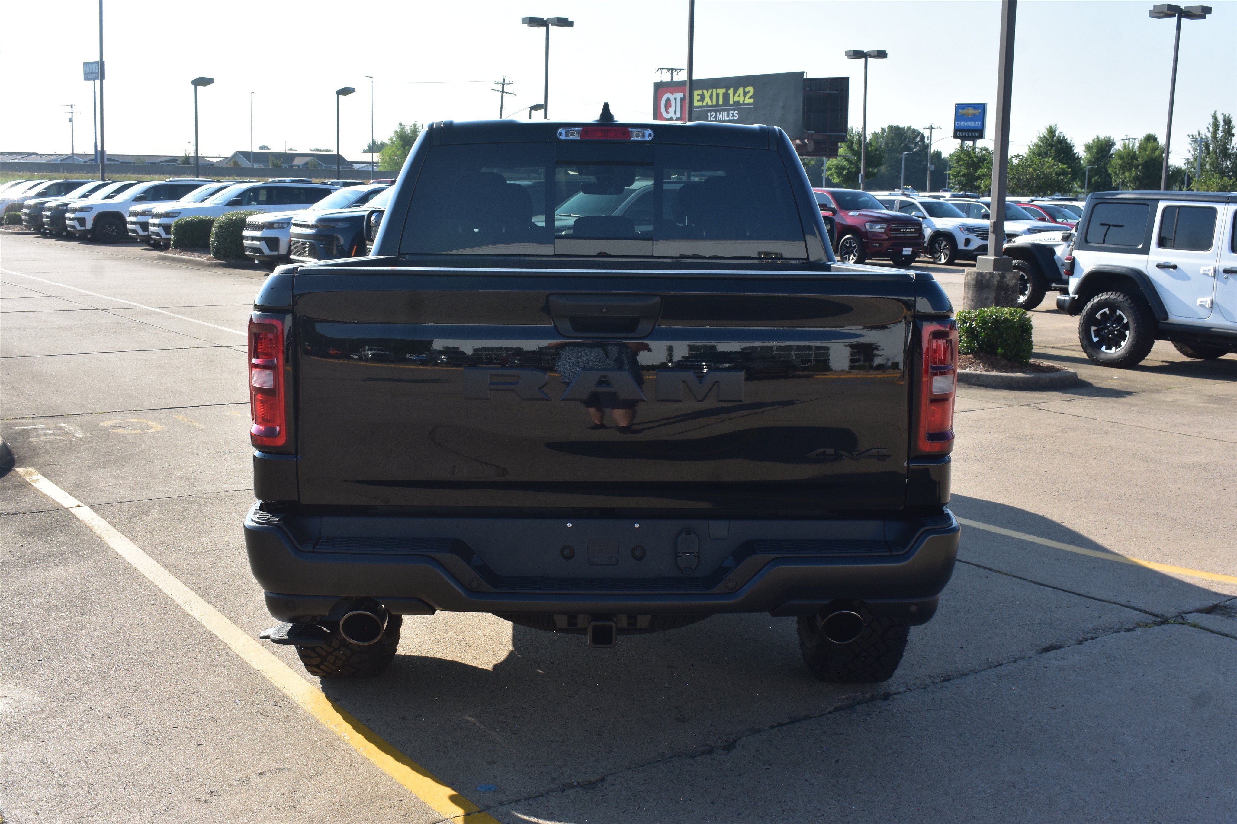 New 2026 Diamond Black Crystal Pearl-Coat Exterior Paint RAM Warlock image 6